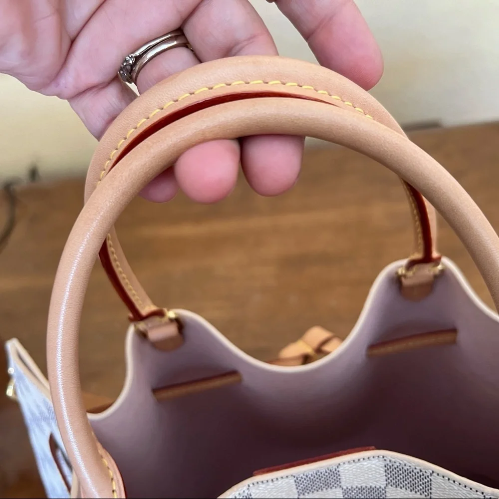 Authentic Louis Vuitton Girolata Damier Azur 2018 - Picture 3 of 12